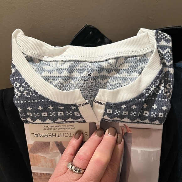 NWT-Cuddl Duds-Women’s Plus Size Thermal Top with Thumbholes - Picture 4 of 10